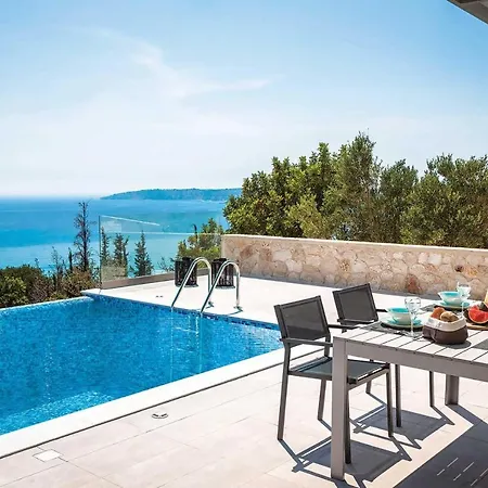 Sleeps 4 Air Con Wifi *